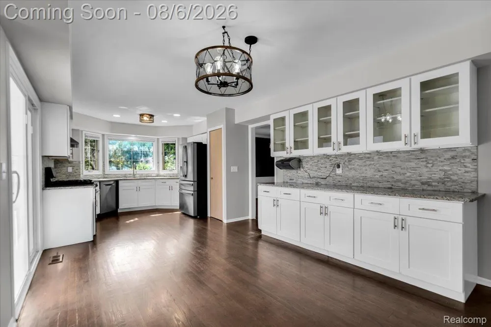 2765 Hunter Heights Drive SW West Bloomfield Charter Township, MI 48324