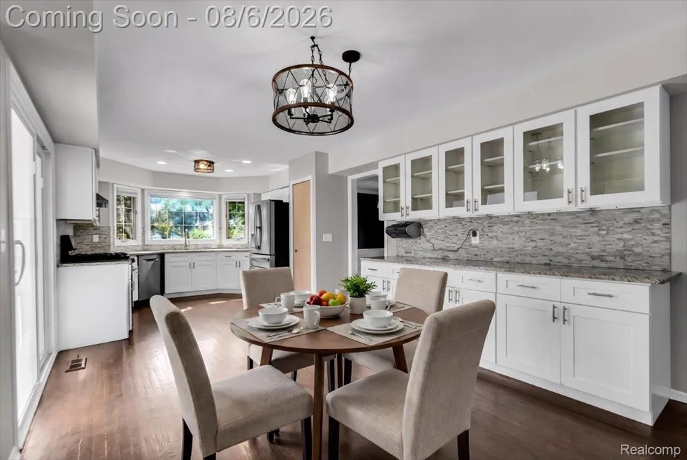 2765 Hunter Heights Drive SW West Bloomfield Charter Township, MI 48324