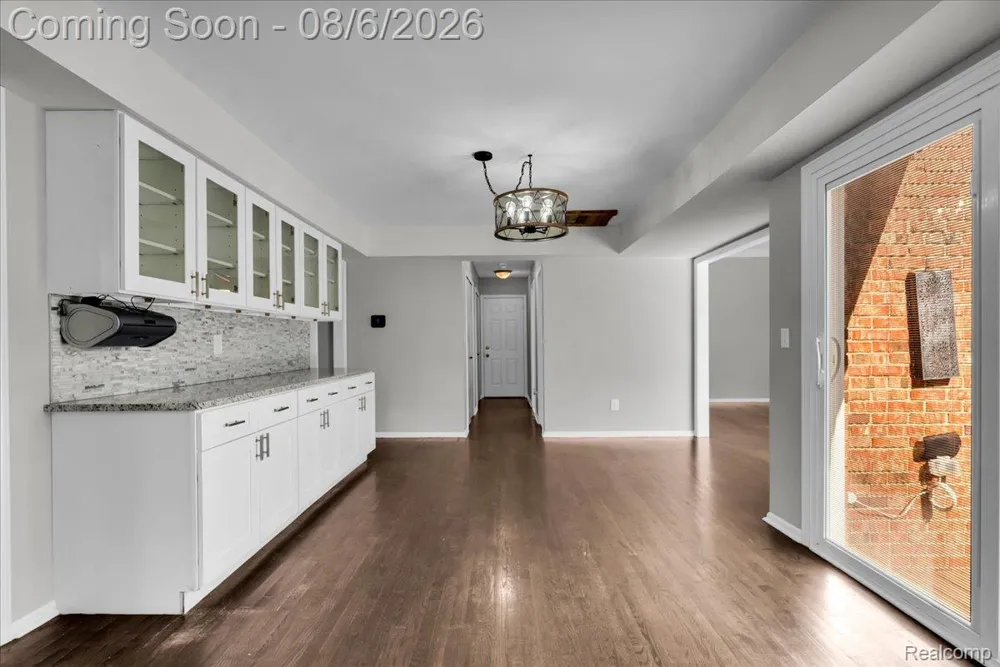 2765 Hunter Heights Drive SW West Bloomfield Charter Township, MI 48324