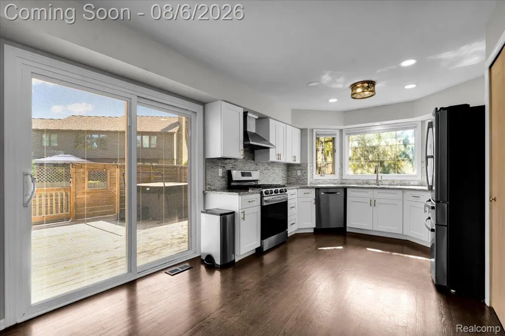 2765 Hunter Heights Drive SW West Bloomfield Charter Township, MI 48324
