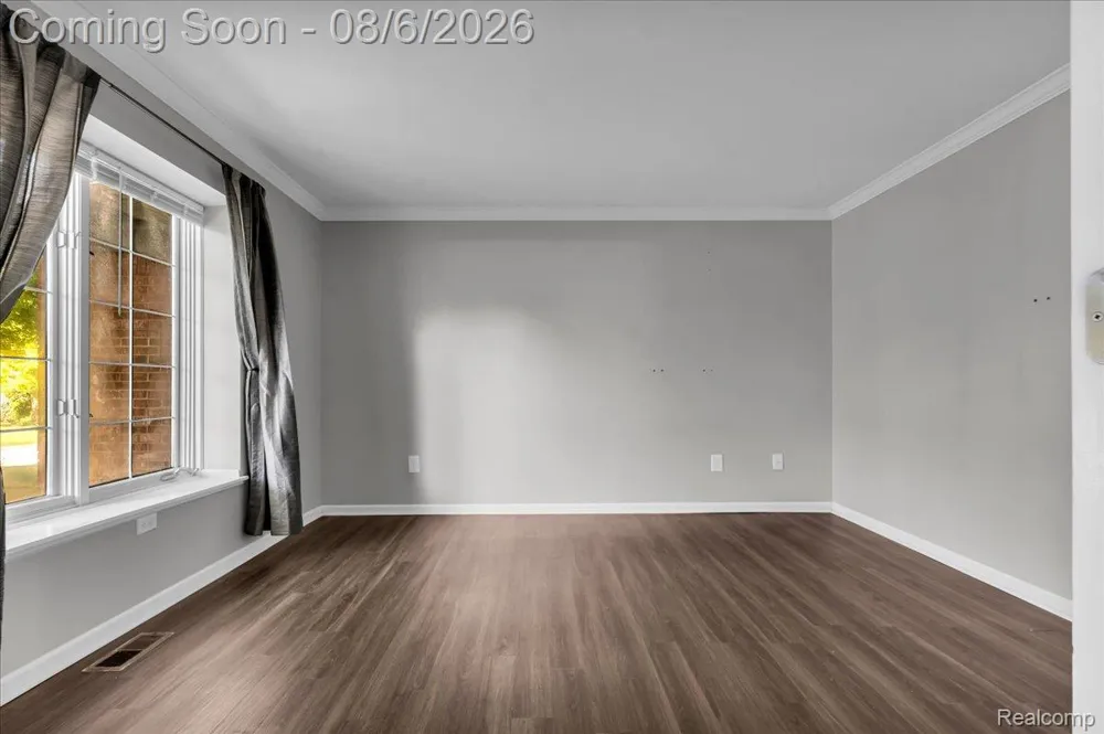 2765 Hunter Heights Drive SW West Bloomfield Charter Township, MI 48324