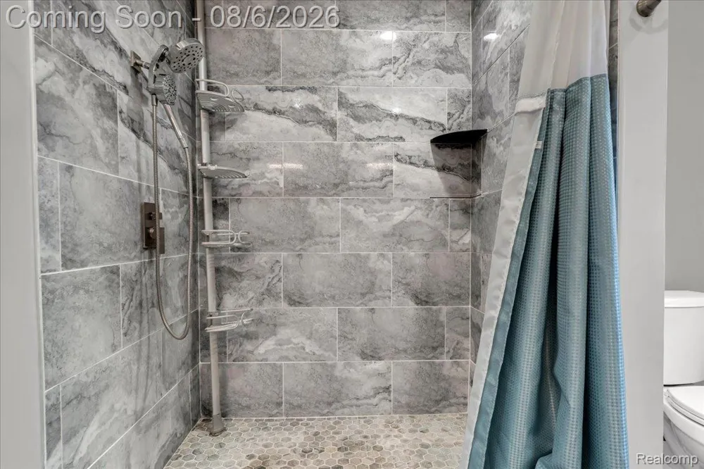 2765 Hunter Heights Drive SW West Bloomfield Charter Township, MI 48324