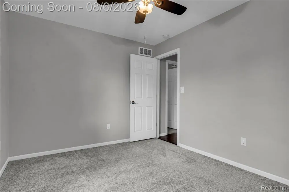 2765 Hunter Heights Drive SW West Bloomfield Charter Township, MI 48324