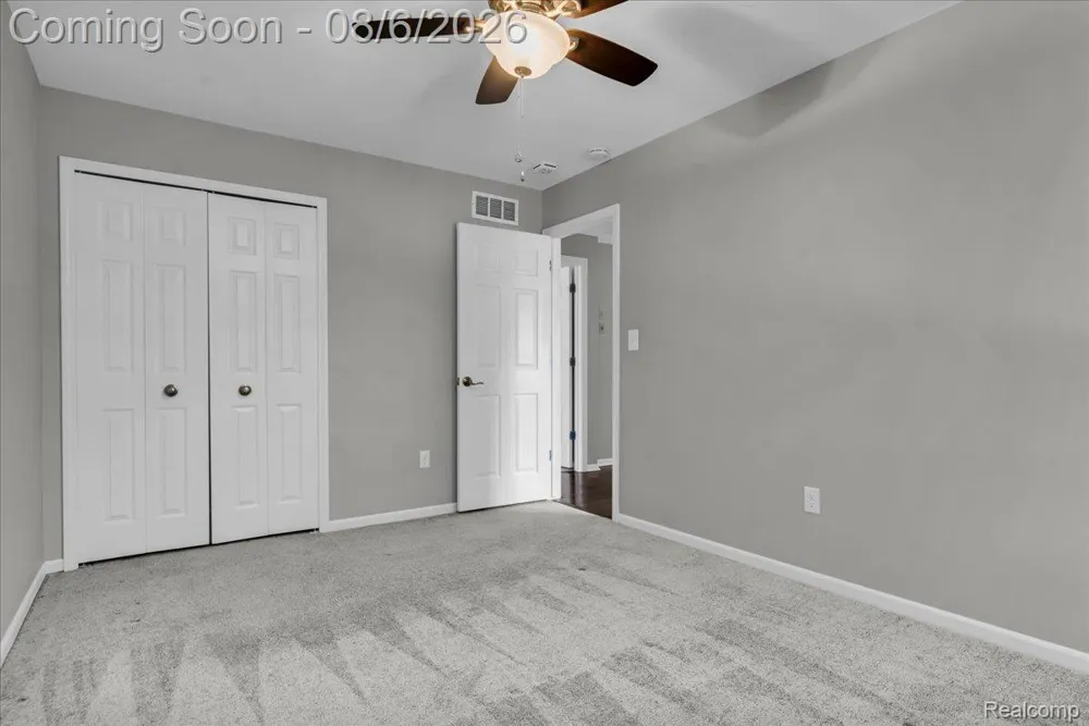 2765 Hunter Heights Drive SW West Bloomfield Charter Township, MI 48324