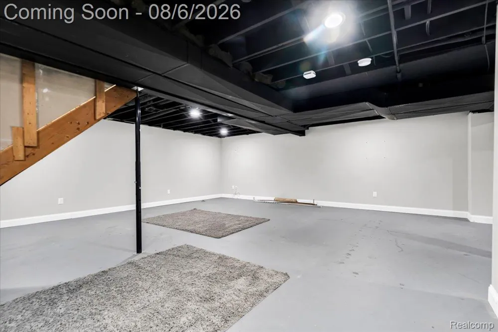 2765 Hunter Heights Drive SW West Bloomfield Charter Township, MI 48324