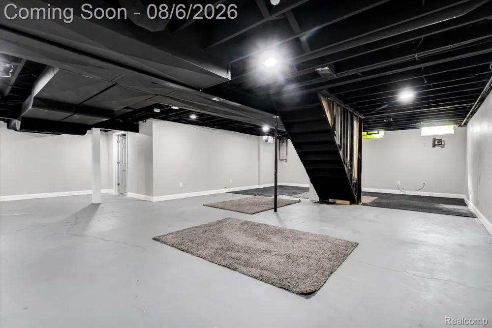 2765 Hunter Heights Drive SW West Bloomfield Charter Township, MI 48324