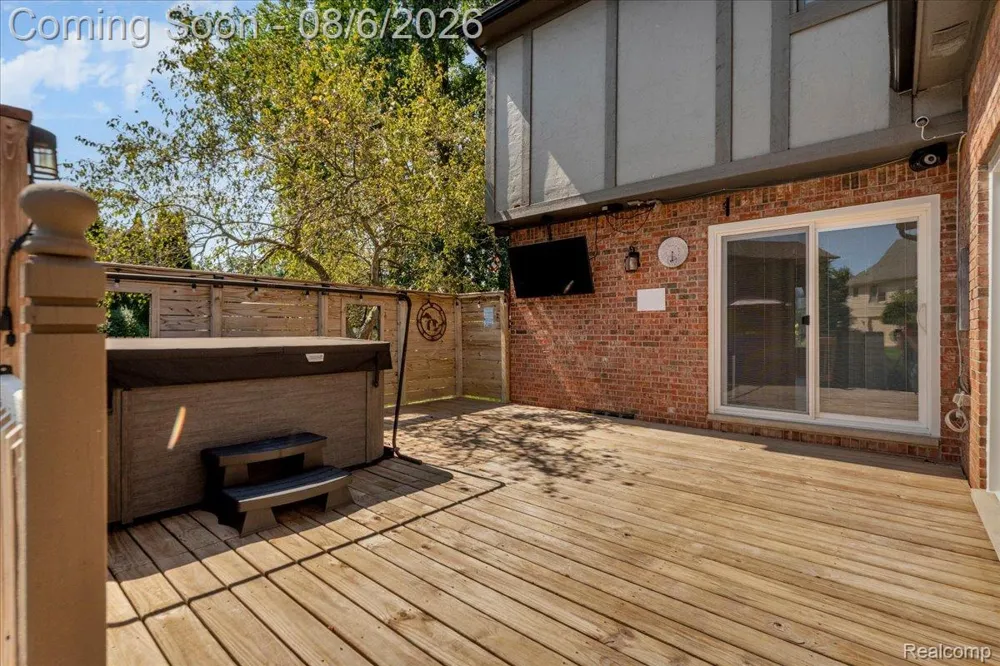 2765 Hunter Heights Drive SW West Bloomfield Charter Township, MI 48324