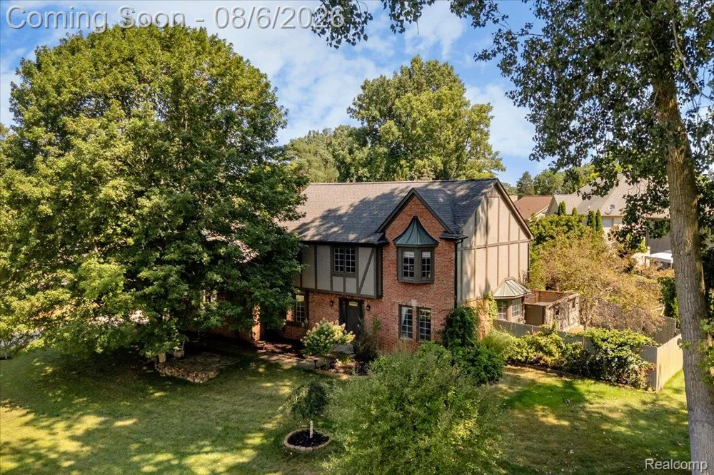 2765 Hunter Heights Drive SW West Bloomfield Charter Township, MI 48324
