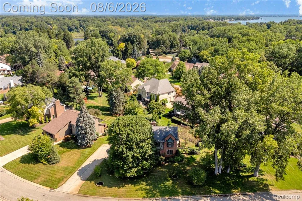 2765 Hunter Heights Drive SW West Bloomfield Charter Township, MI 48324