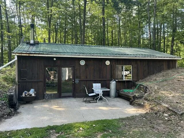 9841 River Road Morton Township, MI 49332