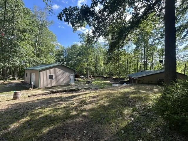 9841 River Road Morton Township, MI 49332