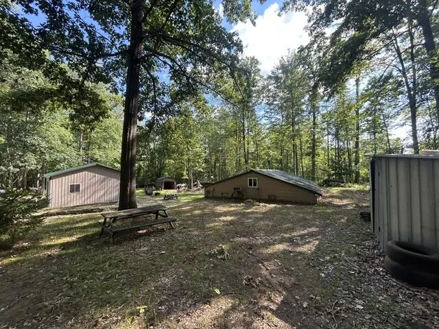 9841 River Road Morton Township, MI 49332
