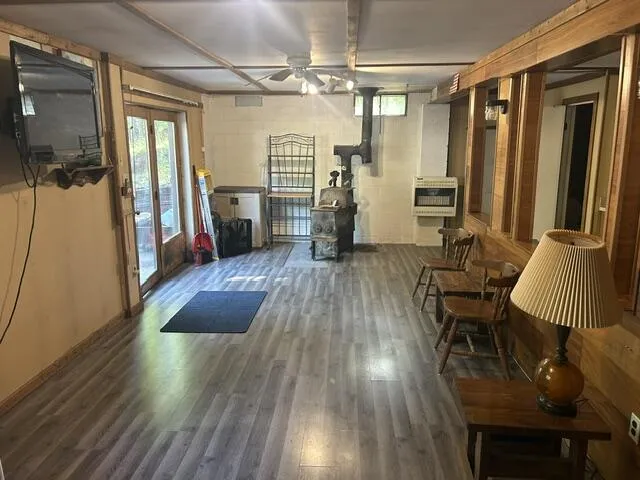 9841 River Road Morton Township, MI 49332