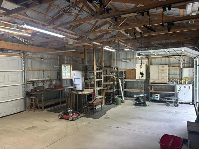 9841 River Road Morton Township, MI 49332