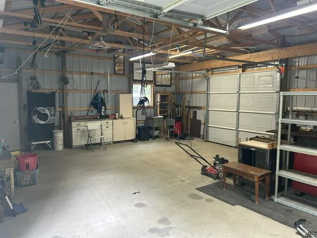 9841 River Road Morton Township, MI 49332