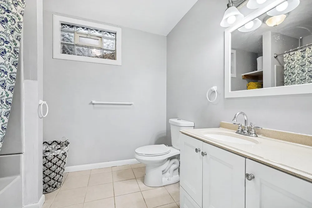 5562 Osborne Avenue SE Kentwood City, MI 49548