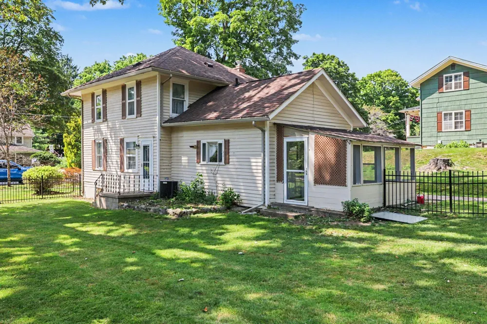 414 Mulberry Street Marshall City, MI 49068