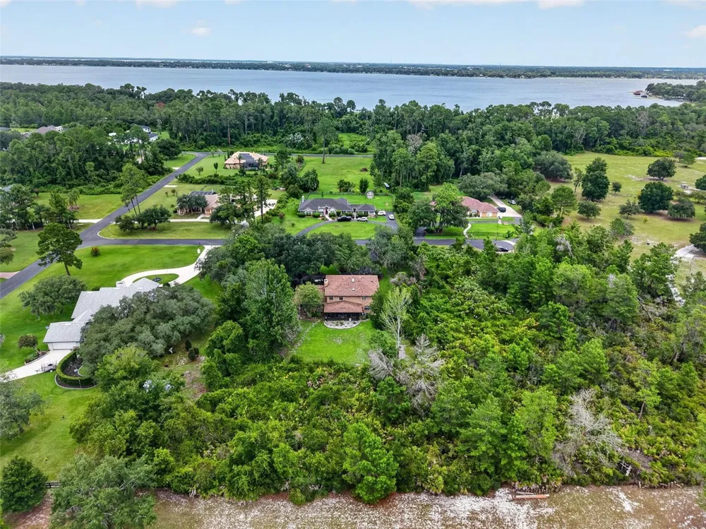 15240 SHADY LANE Tavares, FL 32778