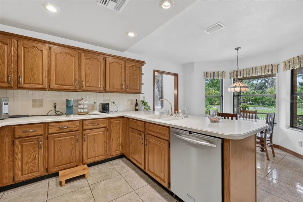 15240 SHADY LANE Tavares, FL 32778