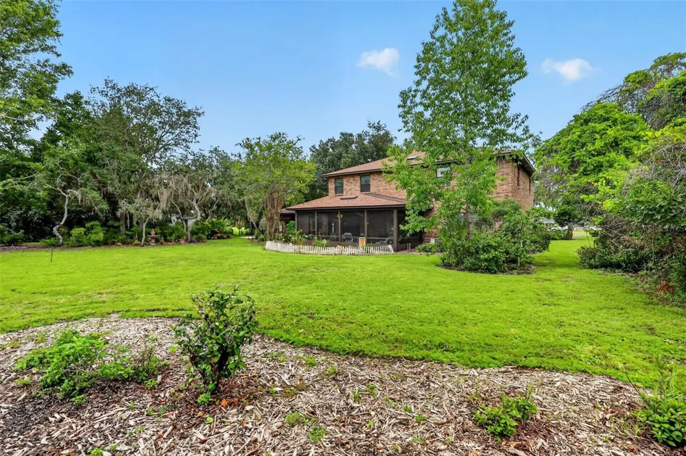 15240 SHADY LANE Tavares, FL 32778