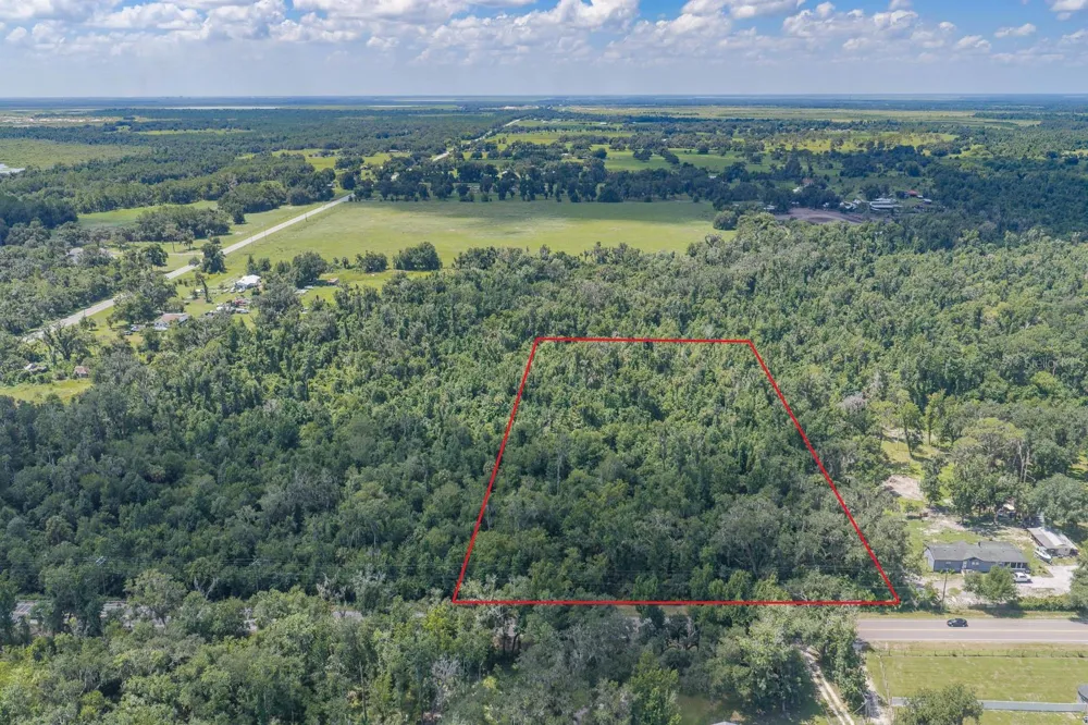 18525 672 HIGHWAY Lithia, FL 33547