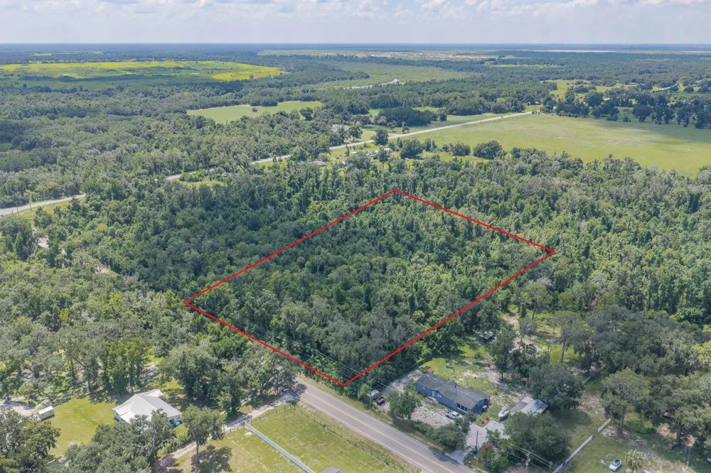 18525 672 HIGHWAY Lithia, FL 33547