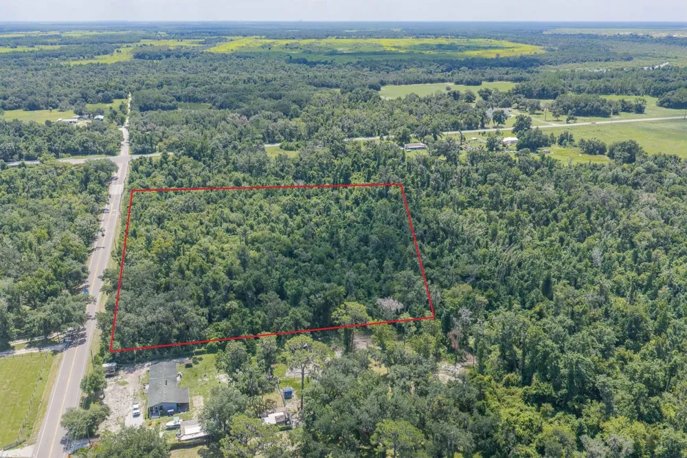 18525 672 HIGHWAY Lithia, FL 33547