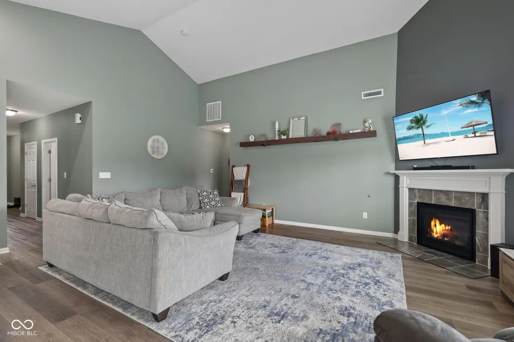 89 Larimar Way Whiteland, IN 46184