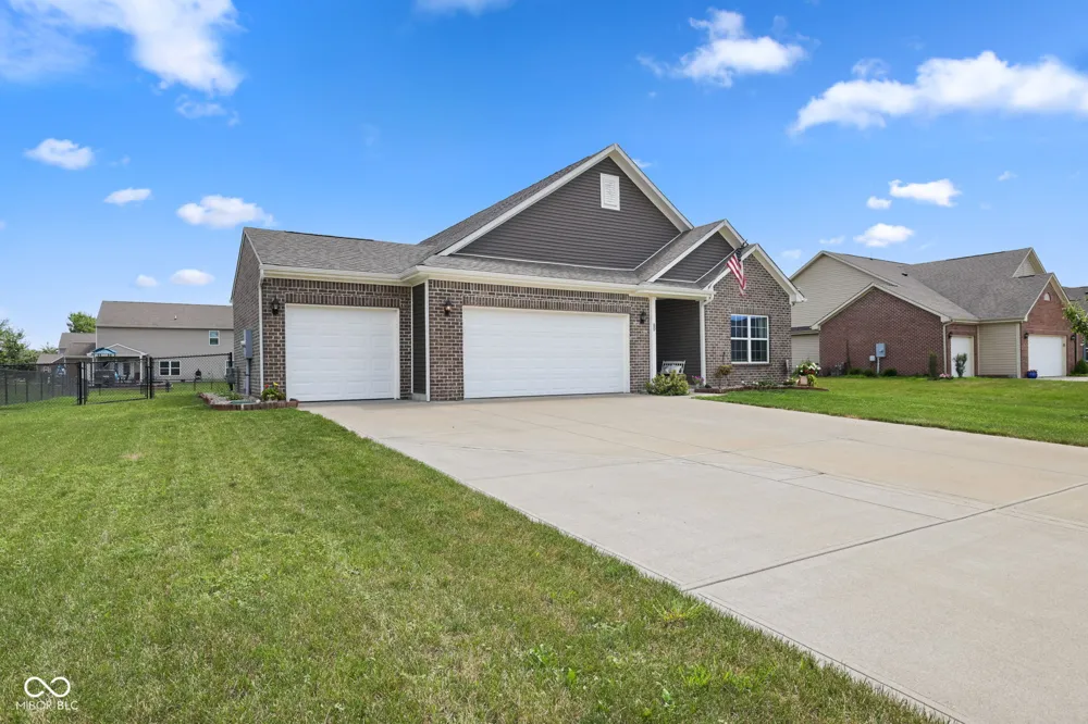 89 Larimar Way Whiteland, IN 46184