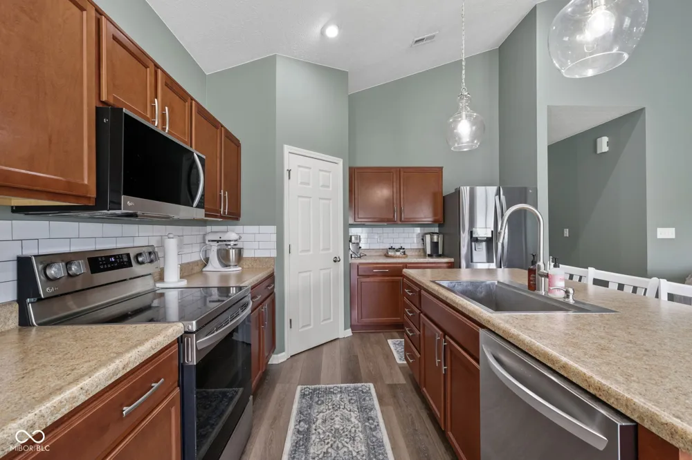 89 Larimar Way Whiteland, IN 46184