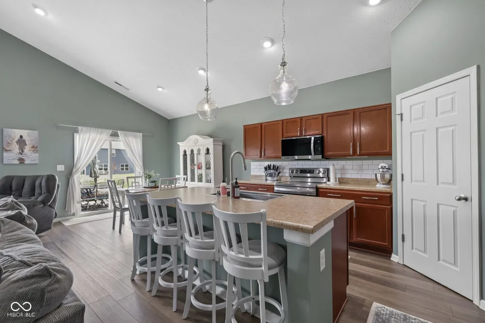 89 Larimar Way Whiteland, IN 46184