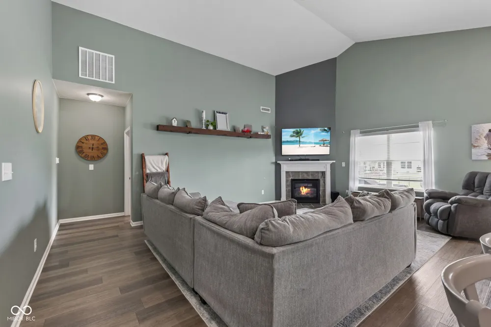 89 Larimar Way Whiteland, IN 46184