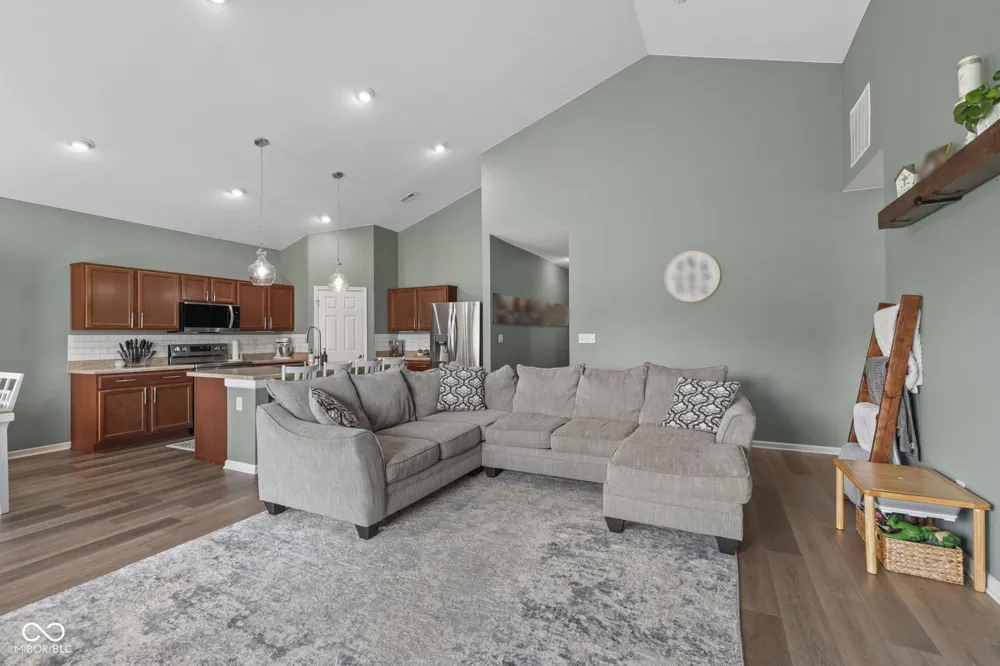 89 Larimar Way Whiteland, IN 46184