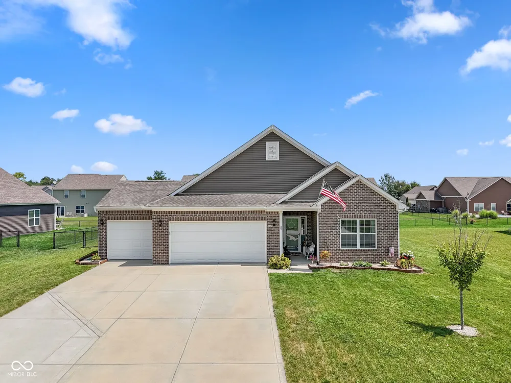 89 Larimar Way Whiteland, IN 46184