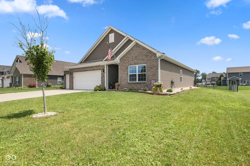 89 Larimar Way Whiteland, IN 46184
