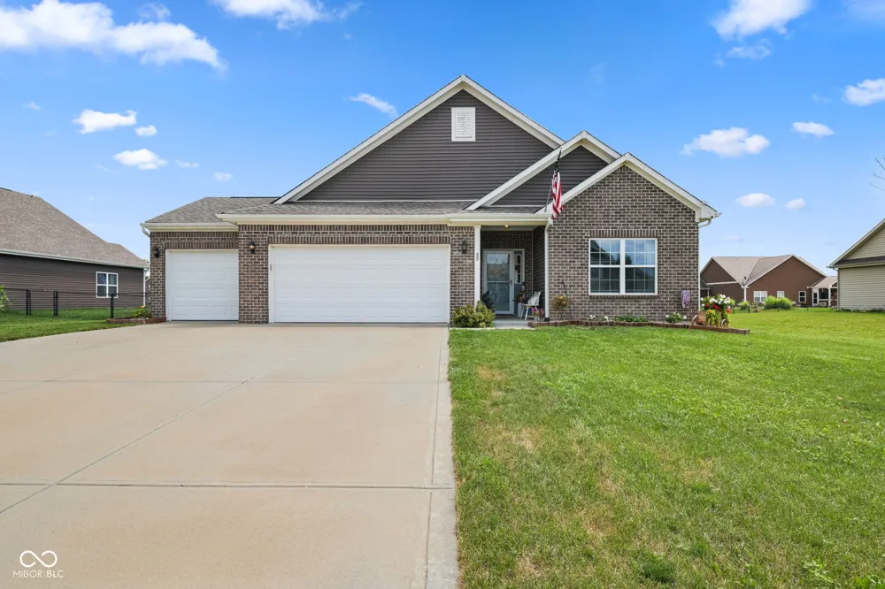 89 Larimar Way Whiteland, IN 46184