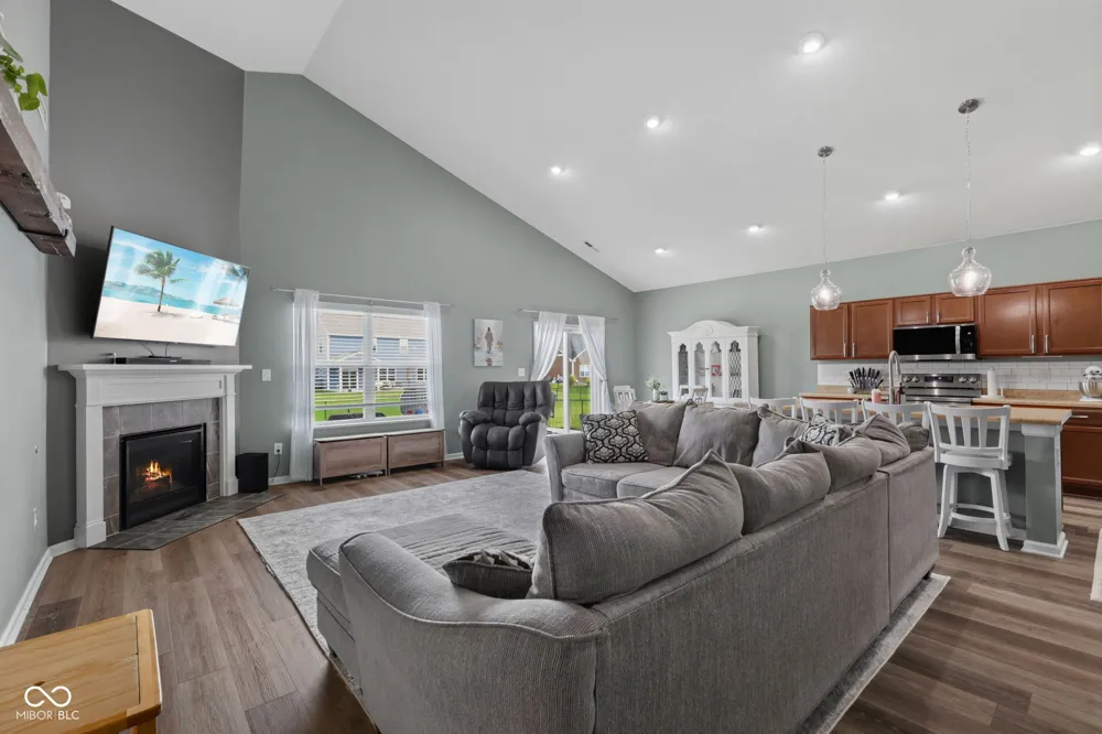89 Larimar Way Whiteland, IN 46184