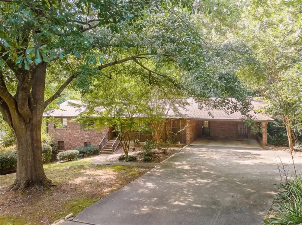 759 Riverhill Drive Athens, GA 30606