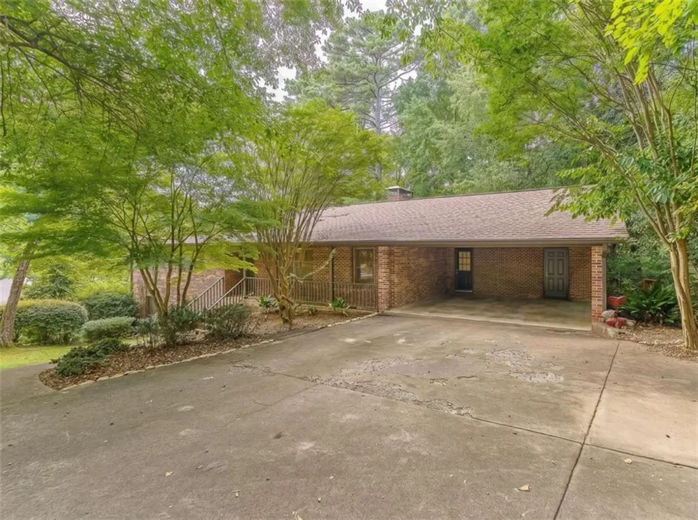 759 Riverhill Drive Athens, GA 30606