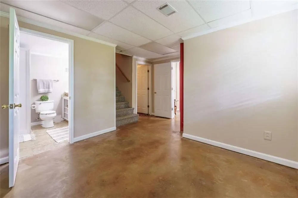 759 Riverhill Drive Athens, GA 30606