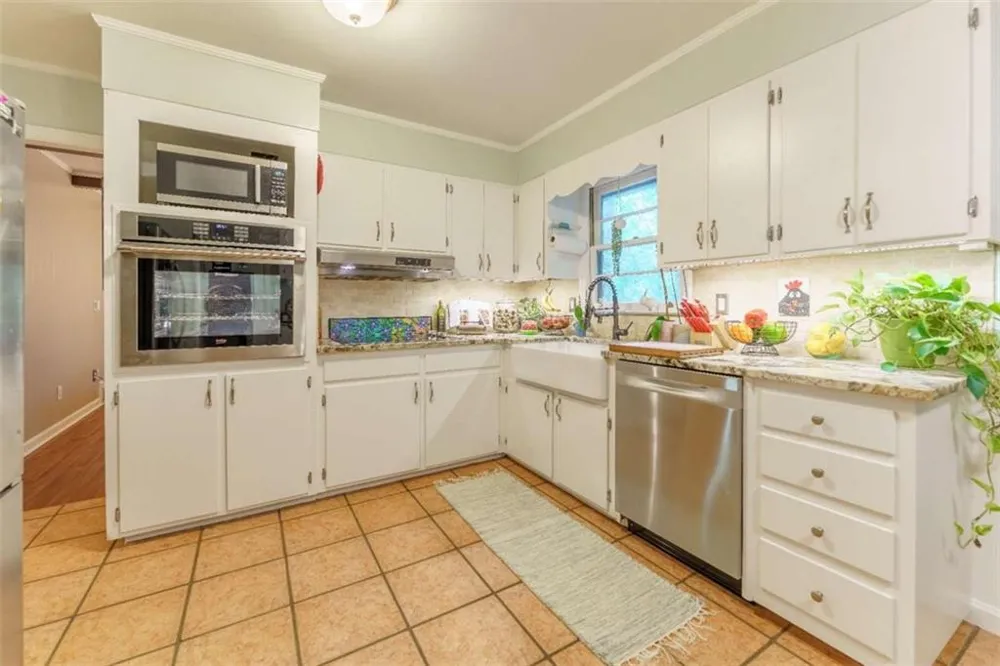 759 Riverhill Drive Athens, GA 30606