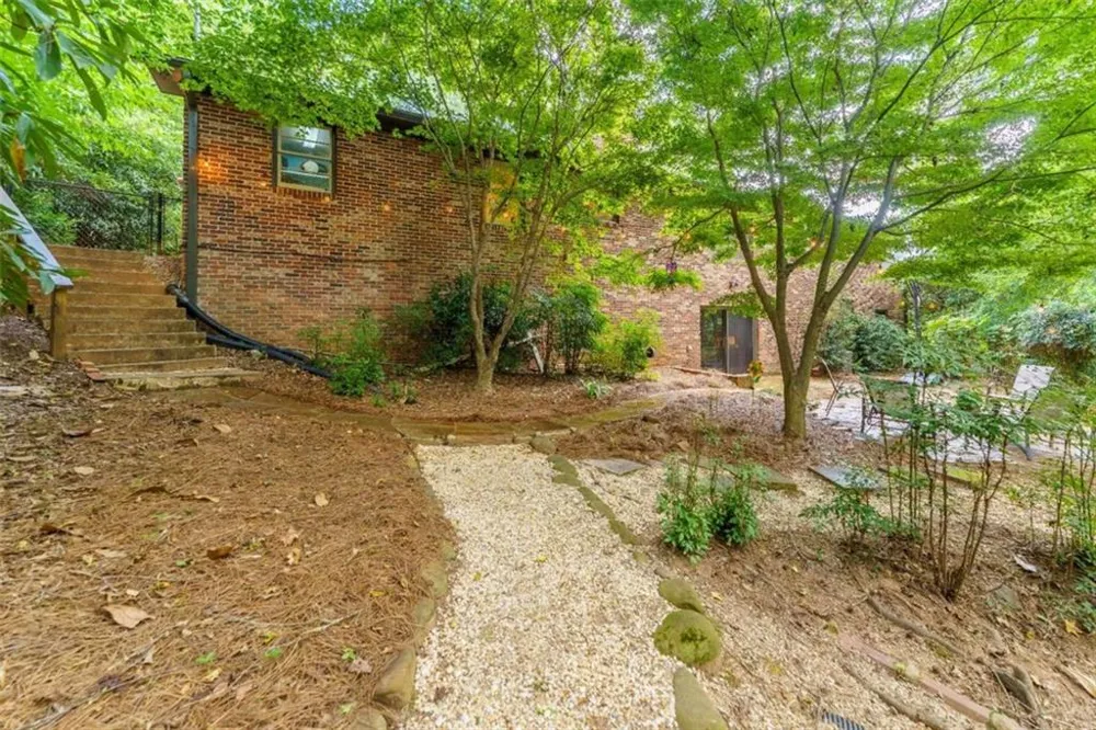 759 Riverhill Drive Athens, GA 30606