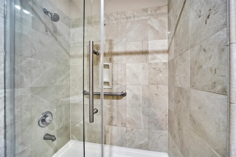 2303 Willow Lake Drive Houston, TX 77077