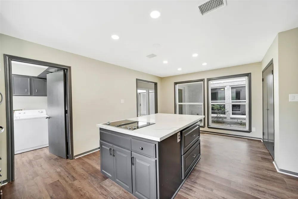 2303 Willow Lake Drive Houston, TX 77077