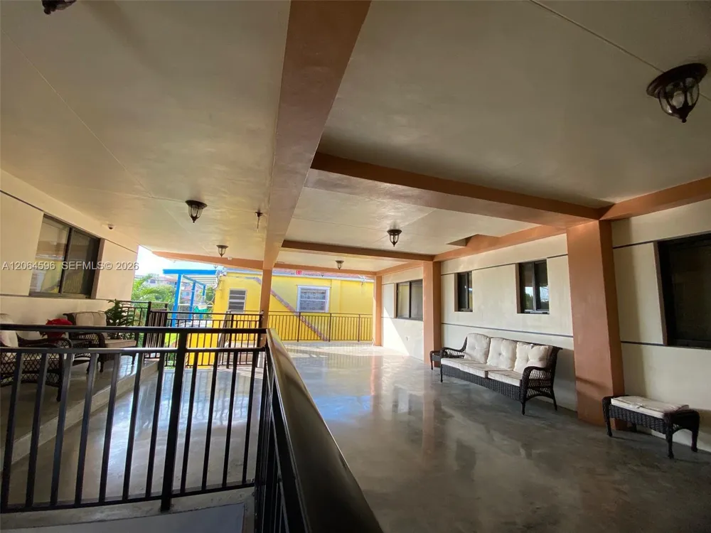 2268 SW 8th St #5 Miami, FL 33135