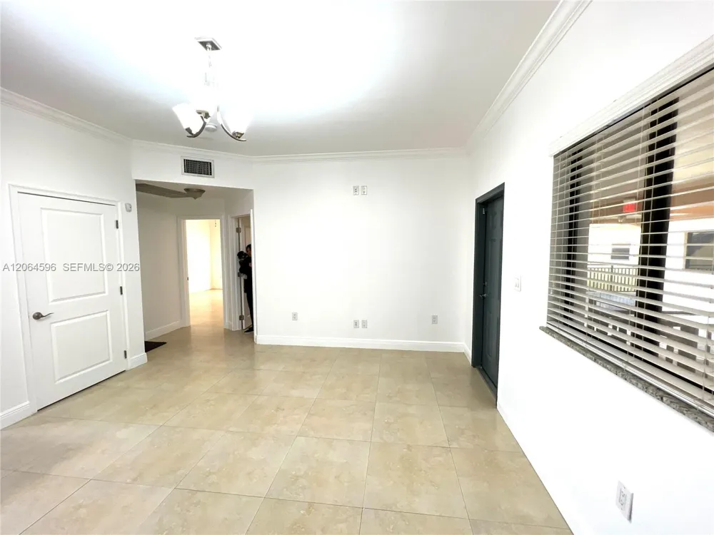 2268 SW 8th St #5 Miami, FL 33135