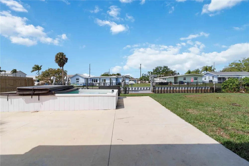 607 MANATEE AVENUE Ellenton, FL 34222