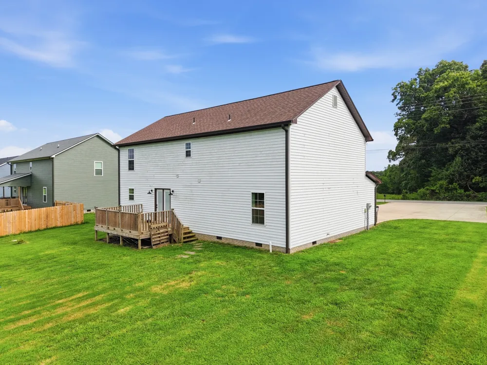 1057 West Cemetery Rd Cookeville, TN 38506