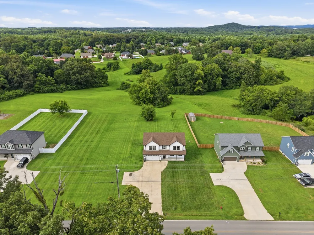 1057 West Cemetery Rd Cookeville, TN 38506