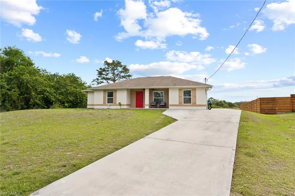5011 Dania Circle Labelle, FL 33935